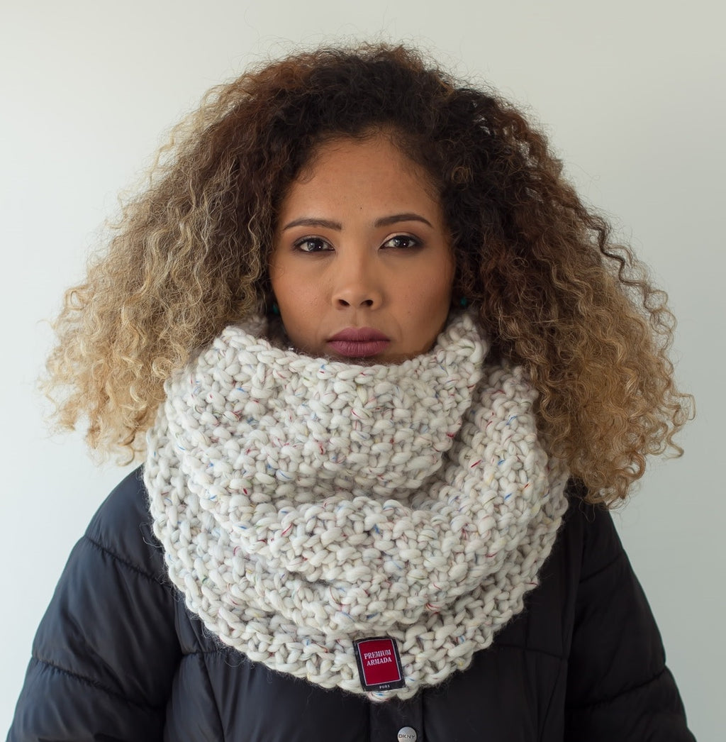 Großer Schal gestickt im sexy knit pure Schurwolle - Premiumarmada 