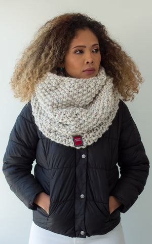 Großer Schal gestickt im sexy knit pure Schurwolle - Premiumarmada 